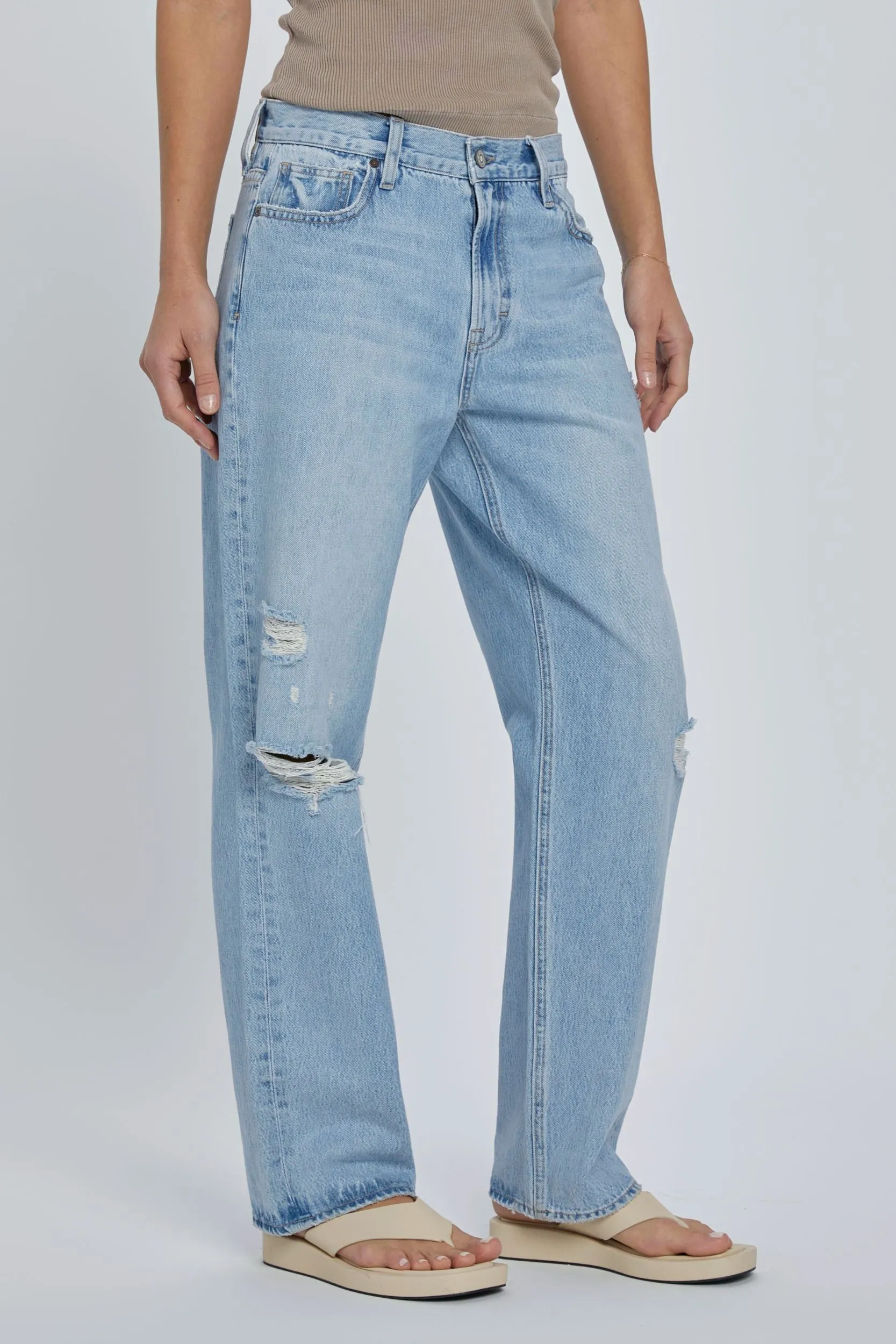 [Bailey] Light Wash Classic Distressed Relaxed Boyfriend Jeans