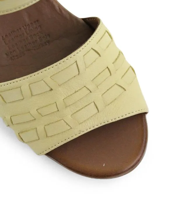BUENO MISTY WEDGES