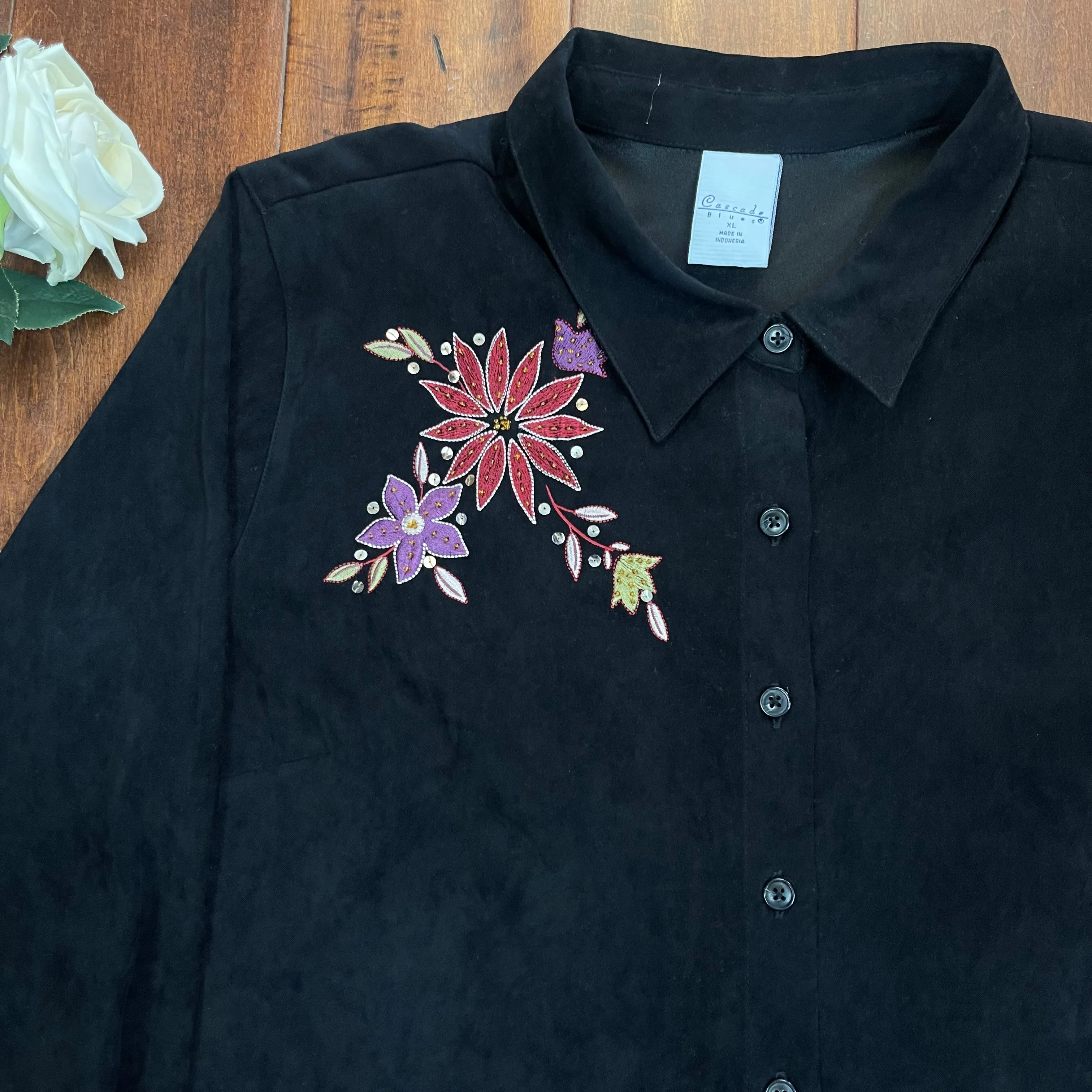 THRIFTED EMBROIDERED BUTTON-UP