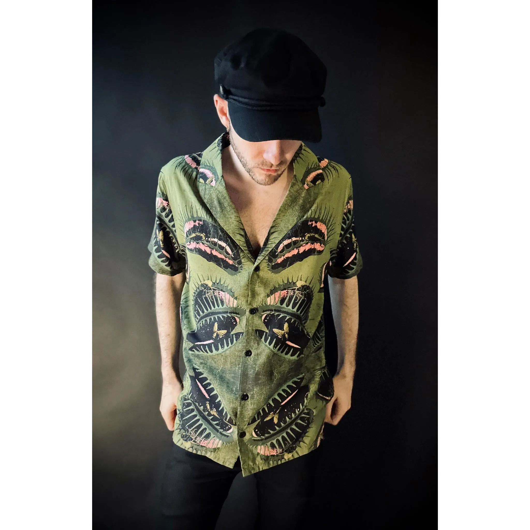 Venus Fly Trap Button-Up